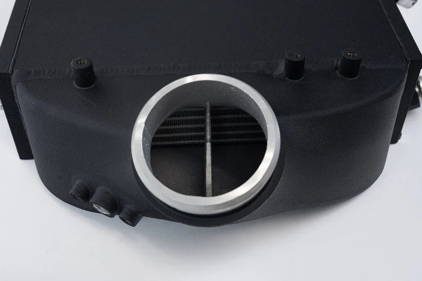 CSF – Top Mount Charge-Air-Cooler BMW F8X (Crinkle Black)