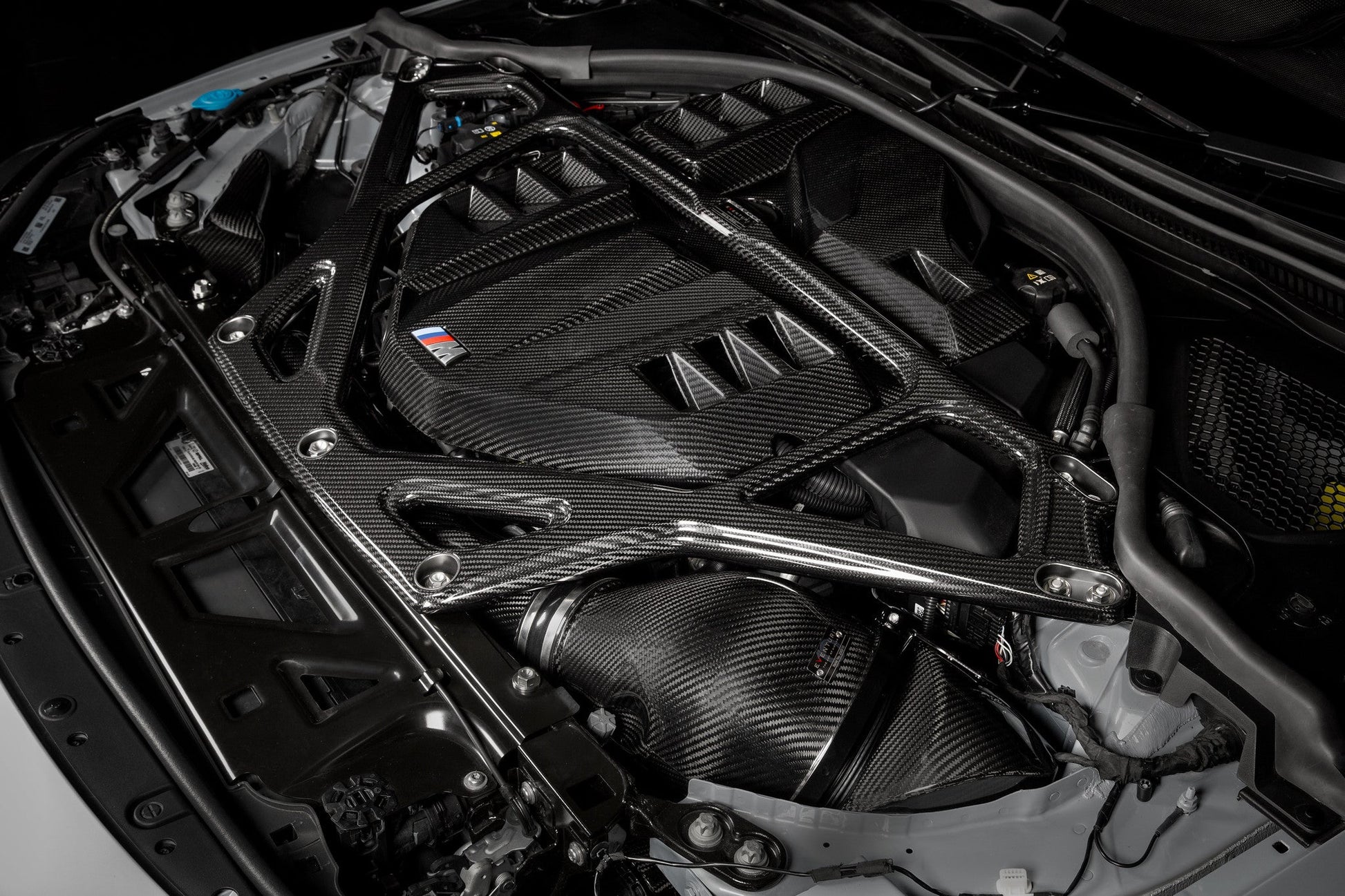 Eventuri – Barre anti-rapprochement carbone BMW M2/M3/M4 G8x – détail 8