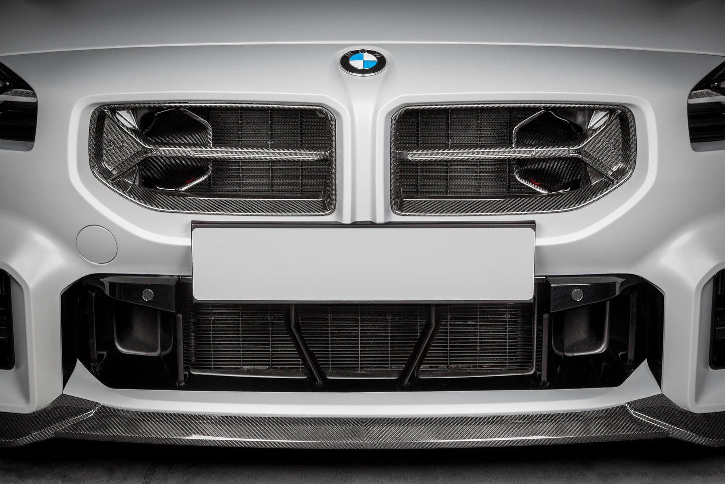Eventuri – Écopes d’air carbone BMW M2 G87 – détail 4