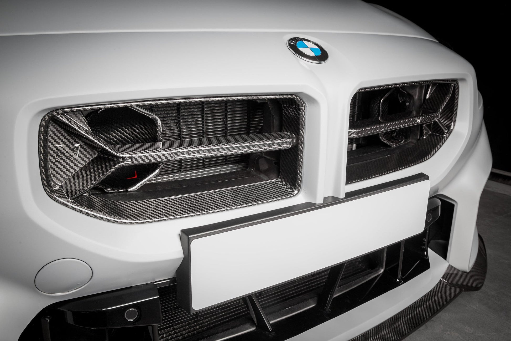 Eventuri – Écopes d’air carbone BMW M2 G87 – détail 5