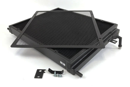 CSF – Front Mount Heat Exchanger + Rock Guard (Black) BMW F8X