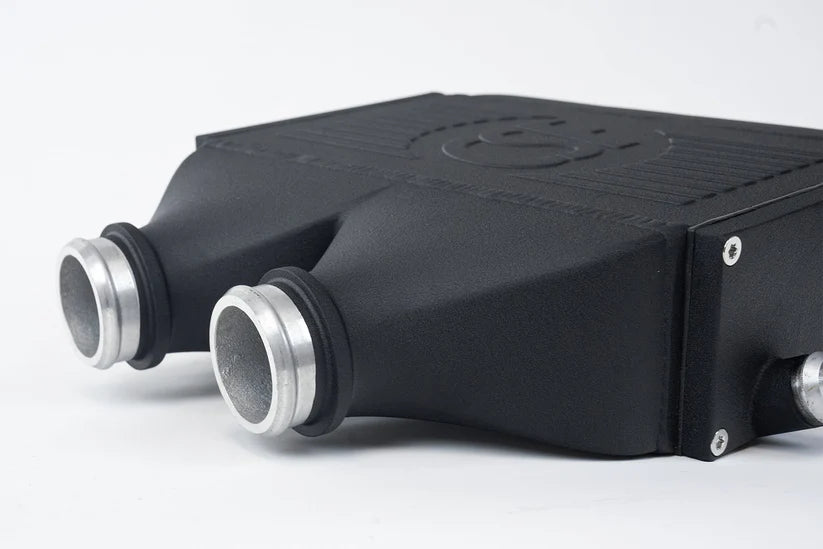 CSF – Top Mount Charge-Air-Cooler BMW F8X (Crinkle Black)