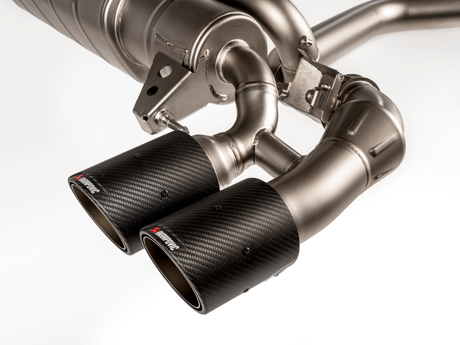 Embouts carbone Akrapovič pour BMW M240i G42