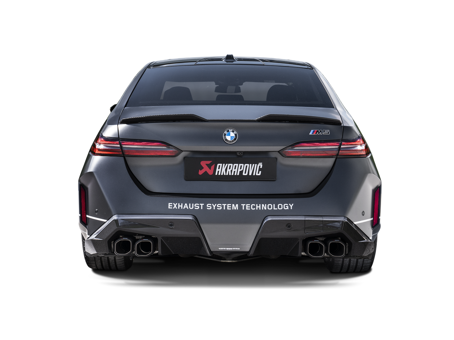 Détail échappement Akrapovič BMW M5 G90 G99